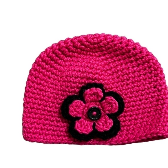 𝅺INFANTS Crochet Toque Hot pink with Flower detail - Picture 3 of 4